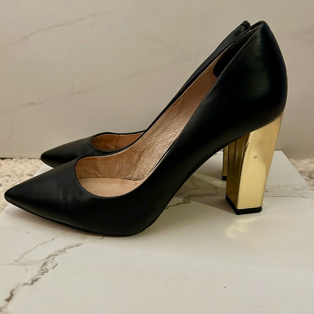Louise et Cie Sophisticated Black and Gold Heels with Metallic Block Heel